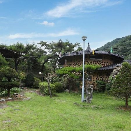 Hoengseong Daraegol Sanbang Pension Buitenkant foto