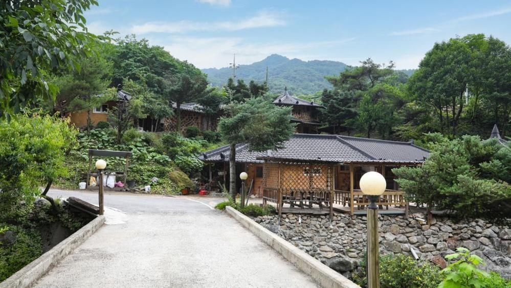 Hoengseong Daraegol Sanbang Pension Buitenkant foto